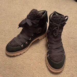 Dolce Vita Gray Lace-Up Sherpa Ankle Boots with Tan Lug Sole NWOT